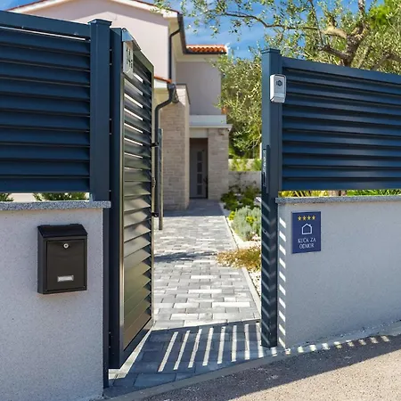 Holiday home Suprema Premantura